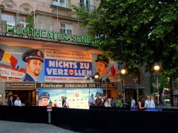 2011.07.06 Premiere _ Nichts zu verzollen, Aussenansicht_8